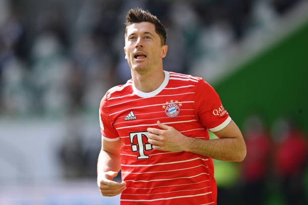 Barcelona prepara nova oferta ao Bayern de Munique por Lewandowski, afirma jornal