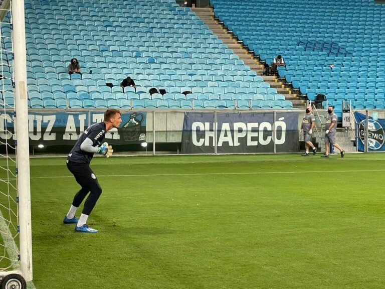 Gabriel Grando pede apoio da torcida em momento difícil do Grêmio