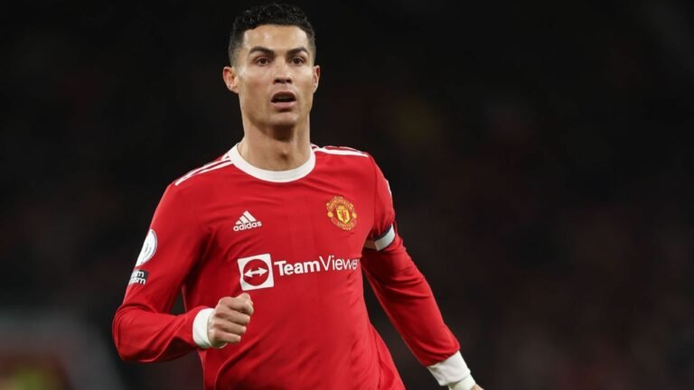 Dono do Chelsea se encontra com agente de Cristiano Ronaldo