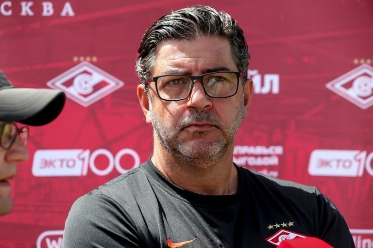 Rui Vitória foi oferecido ao Flamengo antes de acerto com Dorival Jr.