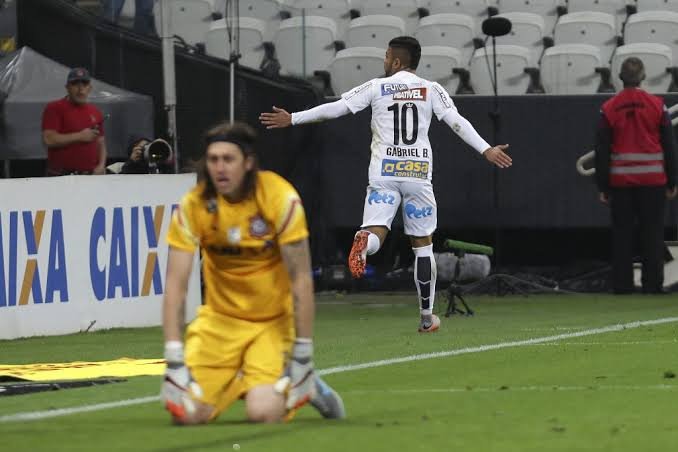 Santos e Corinthians já se enfrentaram na Copa do Brasil, nas oitavas de final, relembre