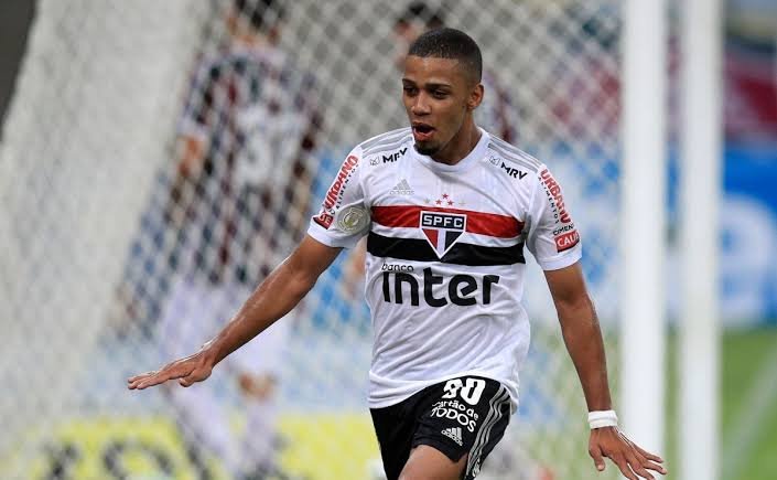 Internacional faz proposta por Brenner