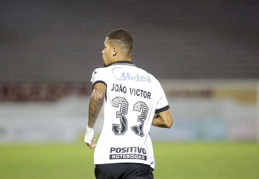 Porto encaminha contratação de João Victor, do Corinthians
