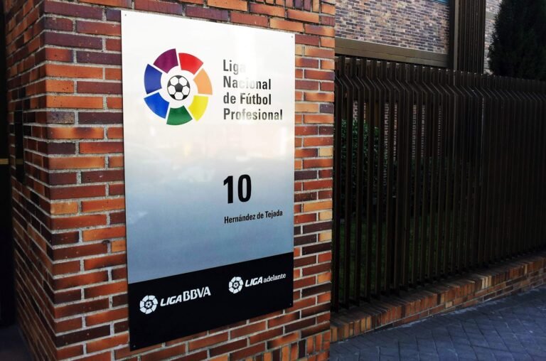 La Liga apresenta queixa à UEFA contra PSG e Manchester City por violarem fair-play financeiro