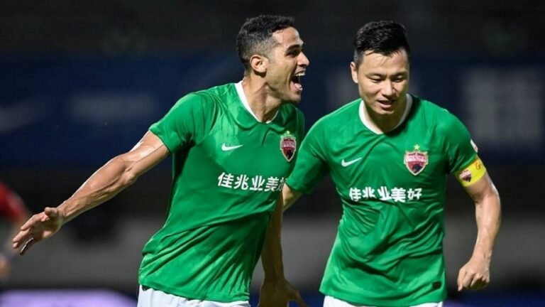 Culinária, língua e preeleção: Relembre as aventuras de Alan Kardec no futebol chinês