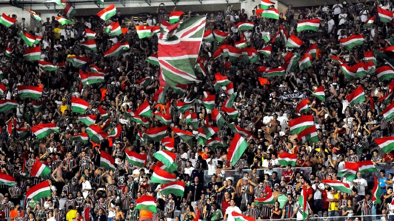 torcida-do-fluminense-abracou-a-equipe-na-copa-sul-americana-1566955127049_v2_1920x1080-1536x864