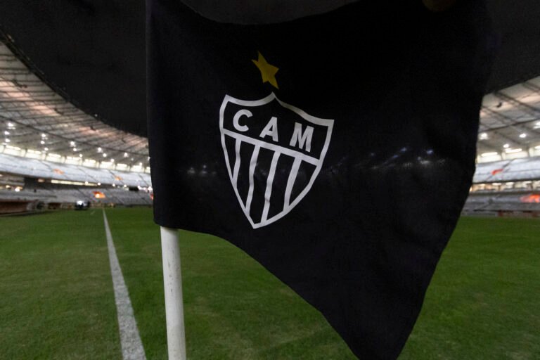 Atlético Mineiro negocia acordo com o STJD sobre gritos e atos discriminatórios da torcida diante o Flamengo