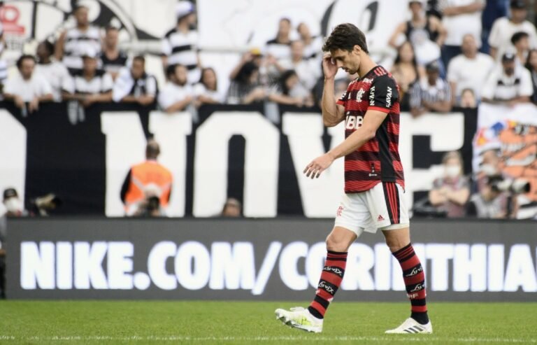 Flamengo atualiza situação de Rodrigo Caio