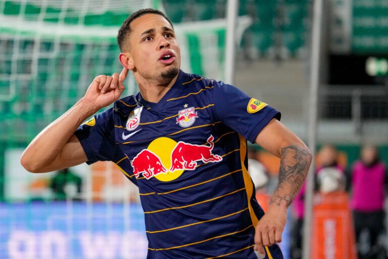 Real Madrid monitora oito atacantes promissores, segundo jornal