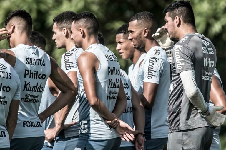 Veja os jogadores que foram contratados na gestão Andres Rueda, e quem ainda segue no clube