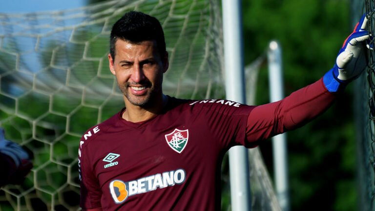 “Apenas o início”, diz Fábio sobre as 50 partidas pelo Fluminense 