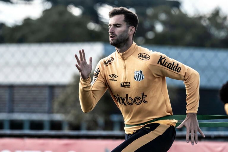 Baptistão comemora Vila lotada e quer Santos focado contra o Flamengo