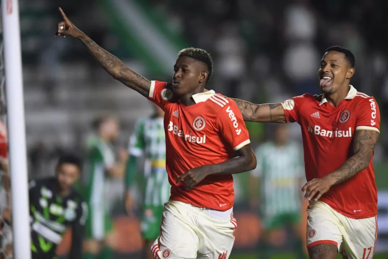 Shakhtar solicita ao Inter o retorno imediato de Vitão
