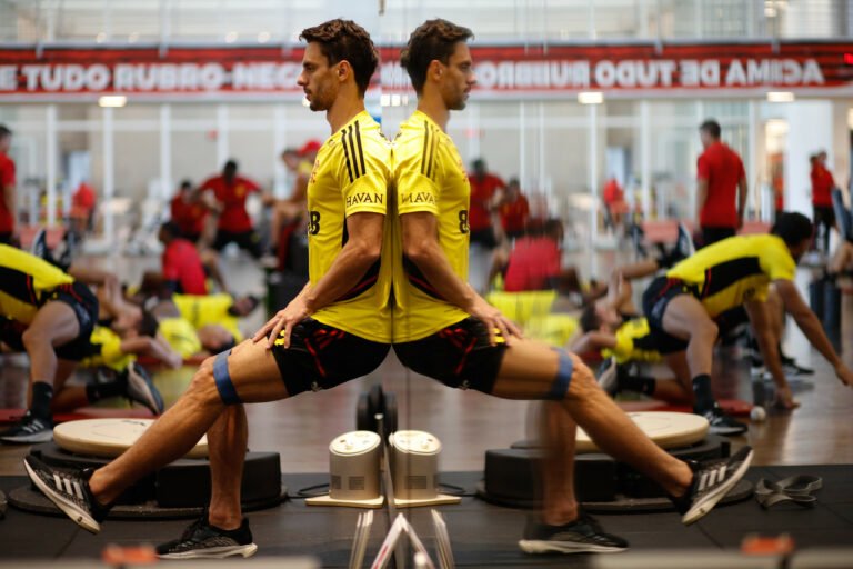 Rodrigo Caio será desfalque contra Santos visando duelo da Libertadores