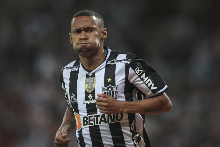 Ademir é diagnosticado com Covid-19 e desfalca o Atlético diante do Emelec