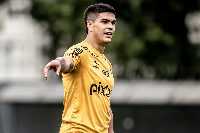 Santos vê Pachuca e Peñarol interessados em Rodrigo Fernández, entenda
