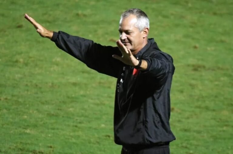 Lisca desmente acerto com o Santos, mas não garante permanência no Sport