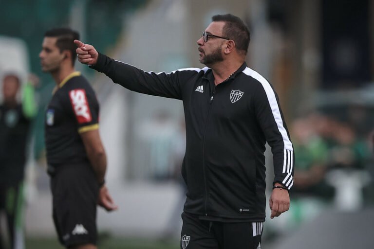 Turco Mohamed fala sobre chegada de reforços ao elenco alvinegro