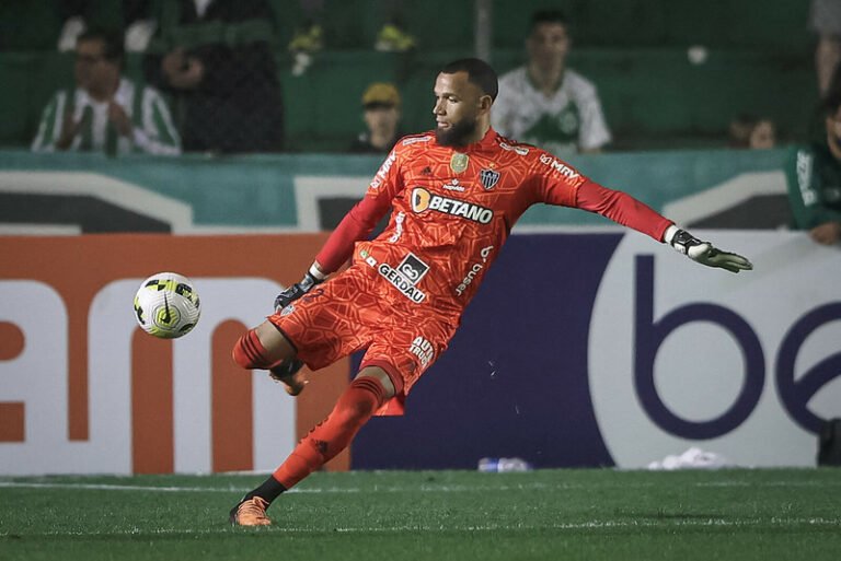 Éverson fala sobre vitória diante o Juventude e convoca torcida para duelo contra o Emelec no Mineirão