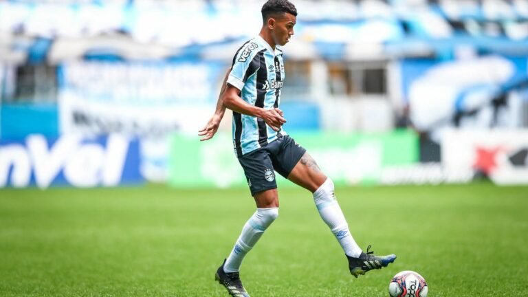 Grêmio reconsidera empréstimo de Fernando Henrique ao Cruzeiro