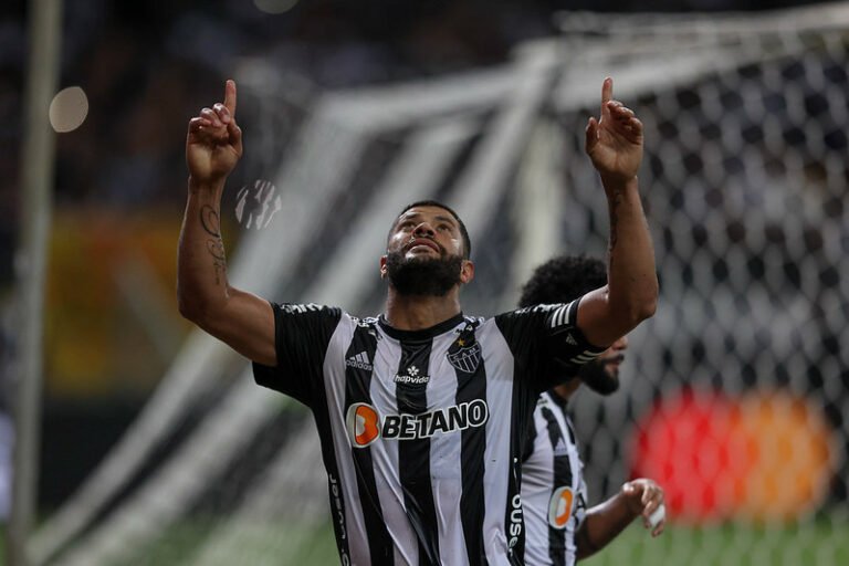 Autor do gol alvinegro, Hulk se torna o 3º maior artilheiro do Atlético no século XXi, ao lado de Marques