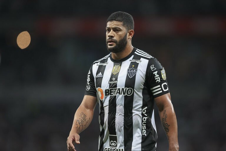 Diante duelo decisivo, Hulk evita comentar bastidores e ‘ambiente’ para o jogo contra o Flamengo