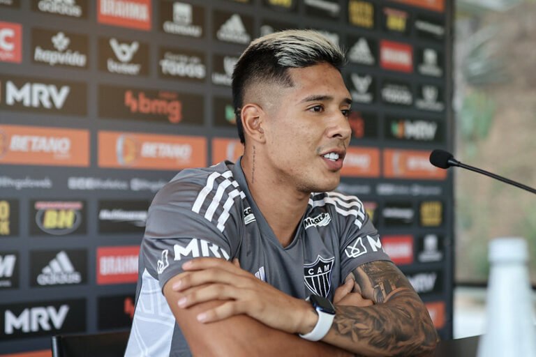 Zaracho comenta rivalidade entre Atlético e Flamengo e fala de foco na decisão