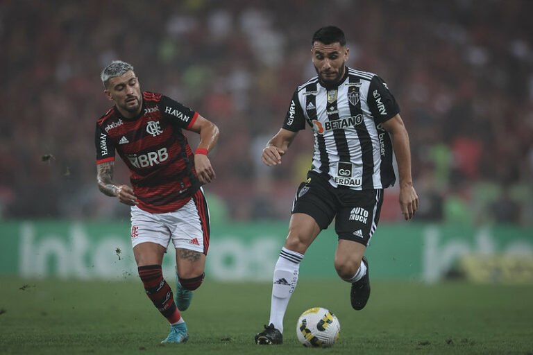 Junior Alonso comenta desempenho alvinegro no Maracanã e fala da eliminação para o Flamengo