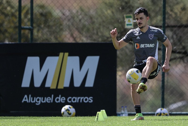 Ceará possui interesse em Guilherme Castilho, do Atlético Mineiro, e faz proposta milionária pelo meia