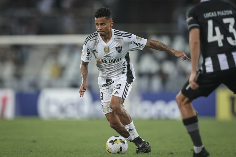 Allan comenta reação do Atlético no Brasileirão após eliminação e ressalta apoio ao treinador Turco Mohamed