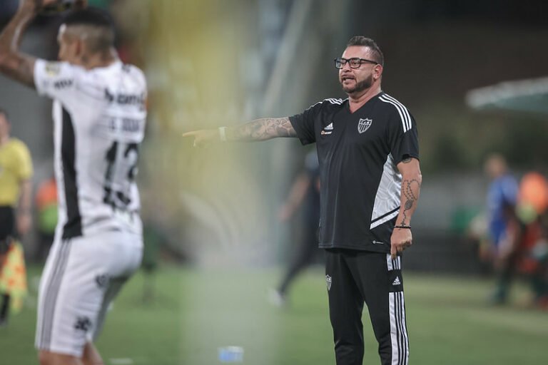 Turco Mohamed é demitido e deixa o Atlético Mineiro