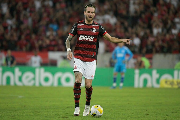 Flamengo está invicto com Léo Pereira desde chegada de Dorival