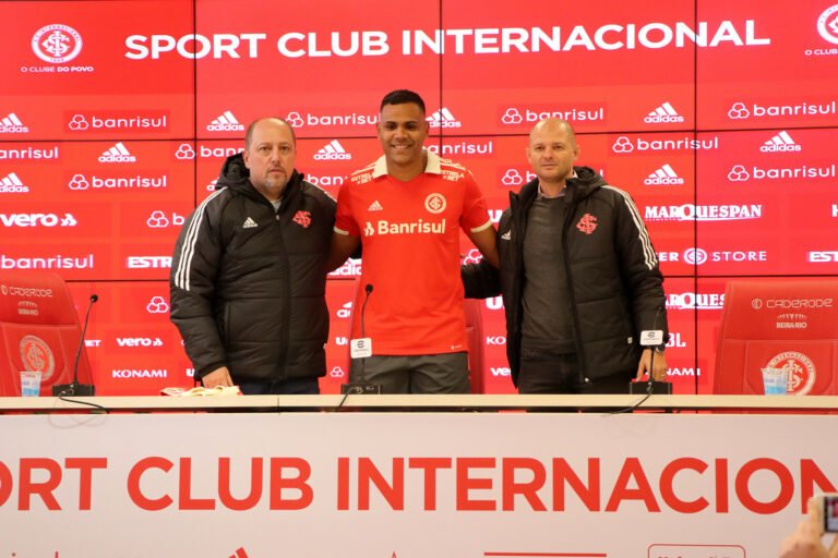 Mikael explica apelido de ‘Imperador’ e problemas com forma física