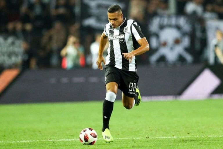 Ceará demonstra interesse no atacante Léo Jabá, ex-Vasco e Corinthians
