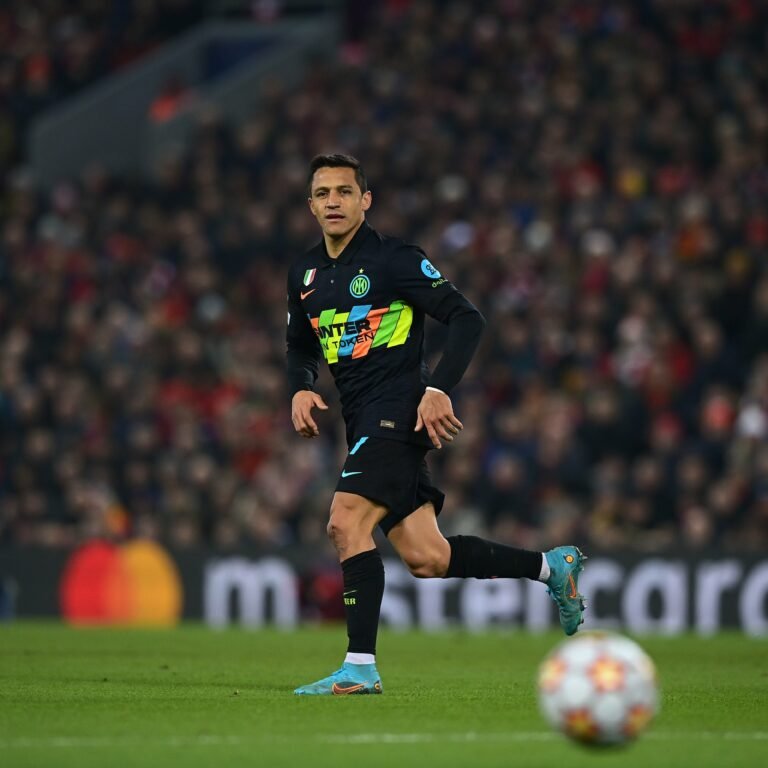 Benfica estaria interessado em Alexis Sánchez, diz jornal italiano