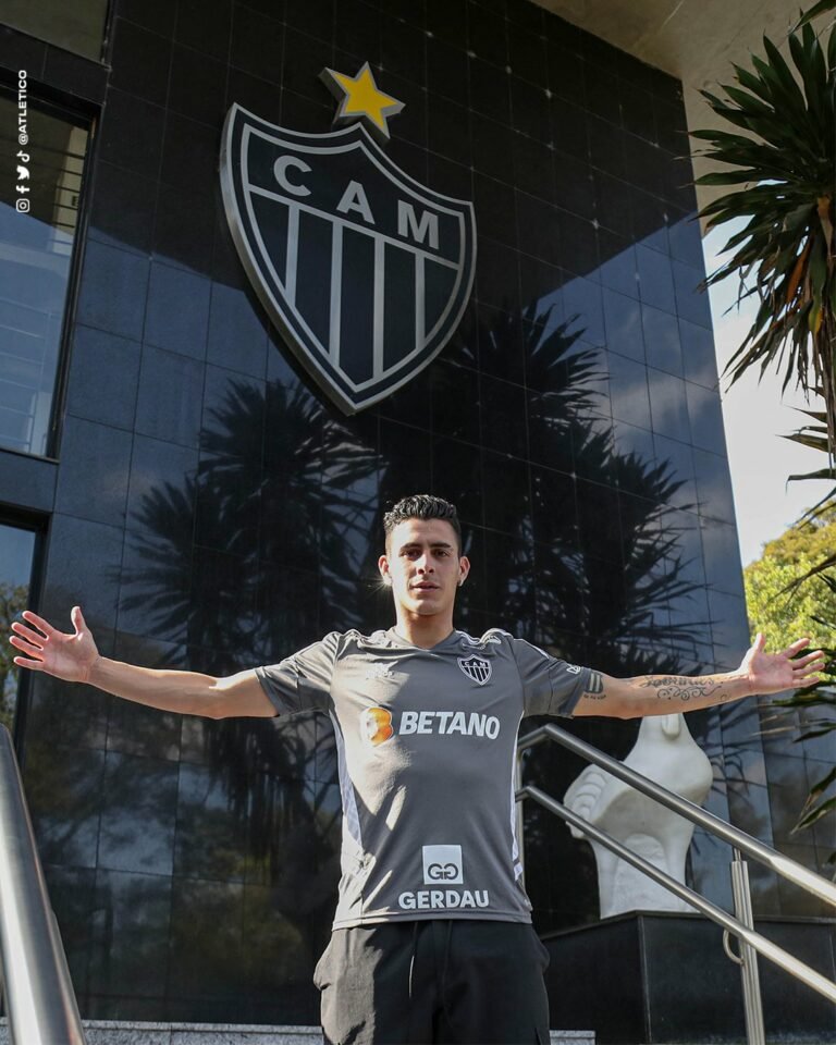 Cristian Pavón fala sobre seu estilo de jogo e como pode ajudar o Atlético na temporada