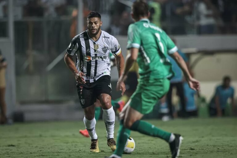 Hulk volta a ser julgado pelo STJD por lance com jogador do Coritiba