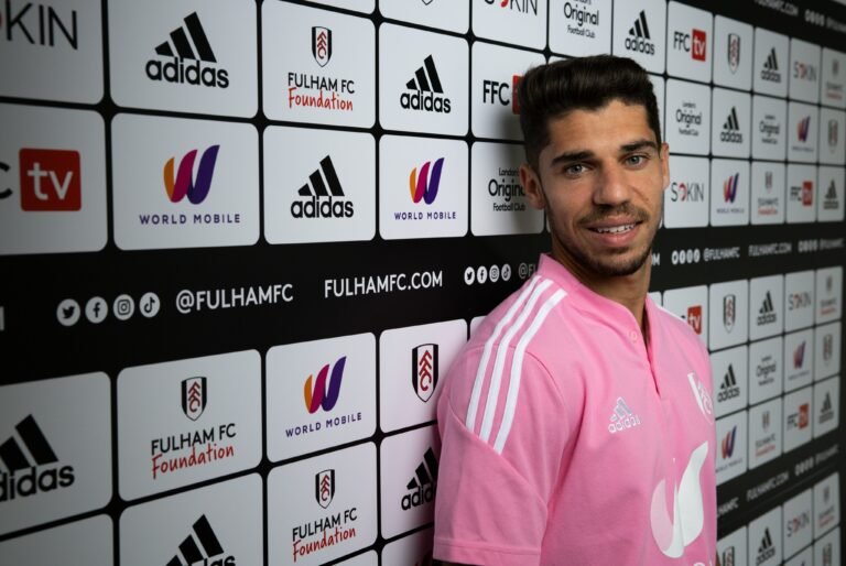 Oficial: Solomon ativa cláusula da FIFA, deixa o futebol ucraniano e reforça o Fulham