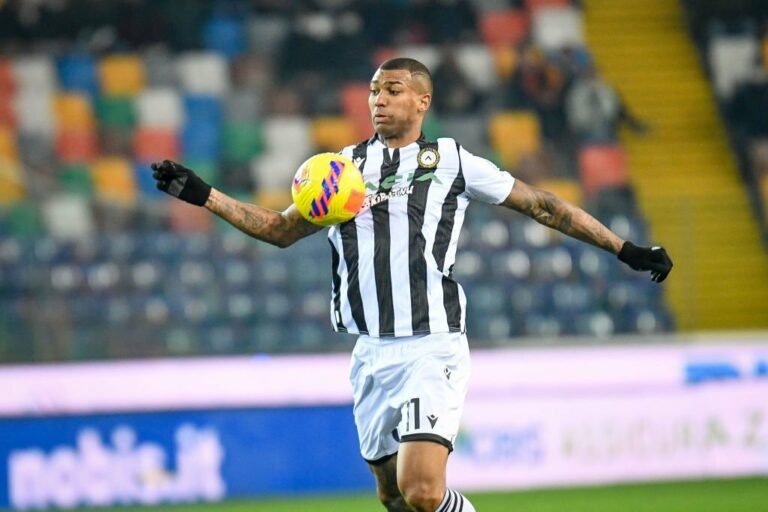 Flamengo faz sondagem por volante Walace, da Udinese