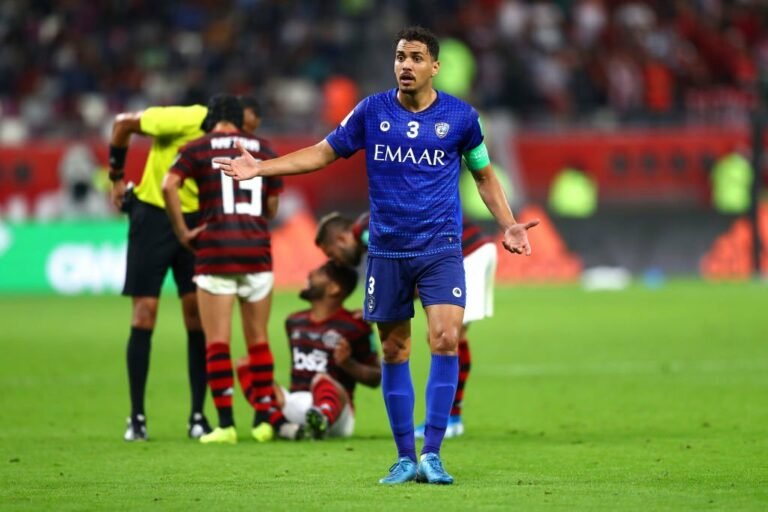 Botafogo negocia contratação de jogador que trabalhou com Luís Castro na Europa