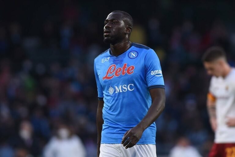 Técnico do Napoli deseja permanência de Koulibaly: “Seria o nosso capitão este ano”