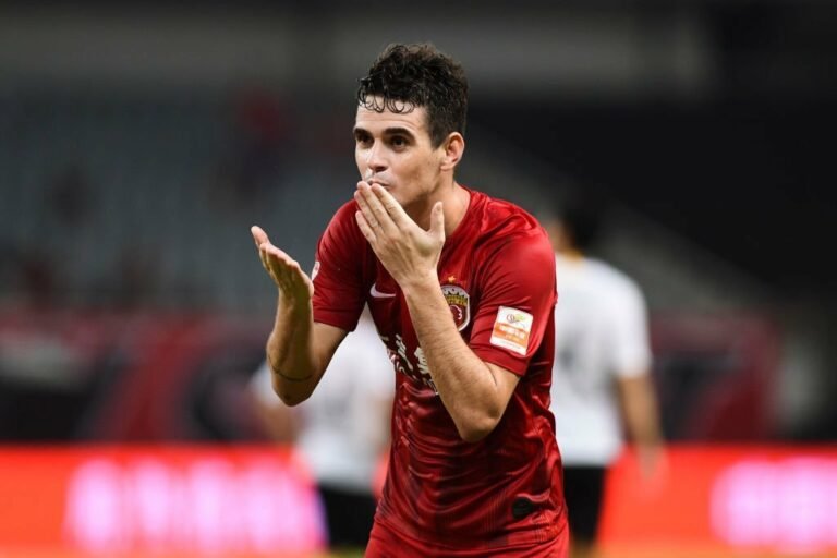 Flamengo recebe novo aceno positivo do estafe de Oscar; clube chinês trava negócio