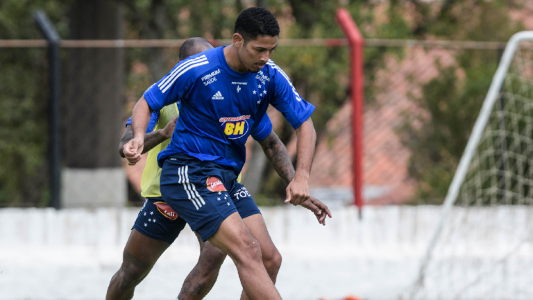 Após empréstimo, Zé Eduardo é regularizado e pode defender o Cruzeiro