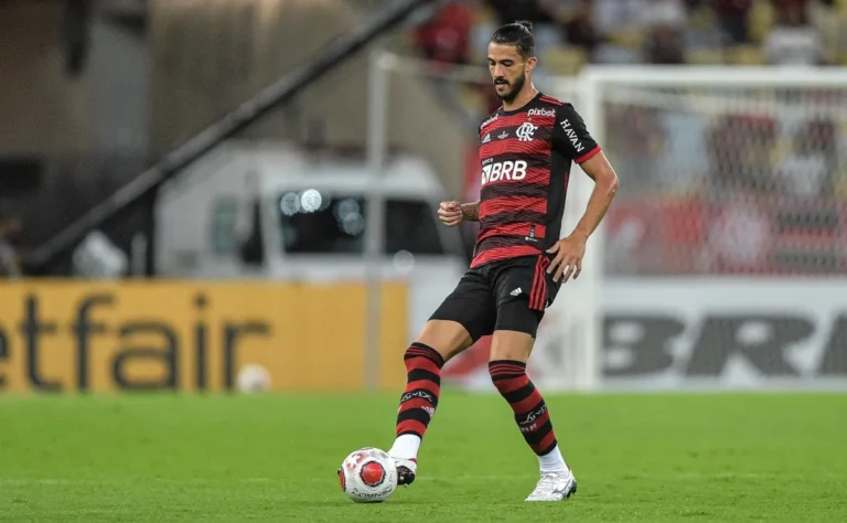 Gustavo Henrique assina rescisão com Flamengo