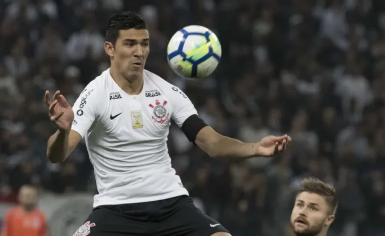 Balbuena projeta duelo do Corinthians com o Flamengo na Libertadores