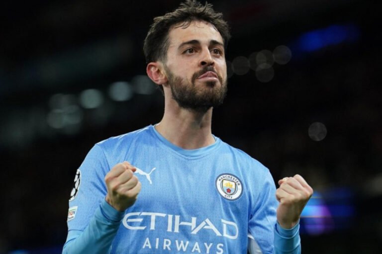 Barcelona tenta vender de Jong para fechar contratação de Bernardo Silva