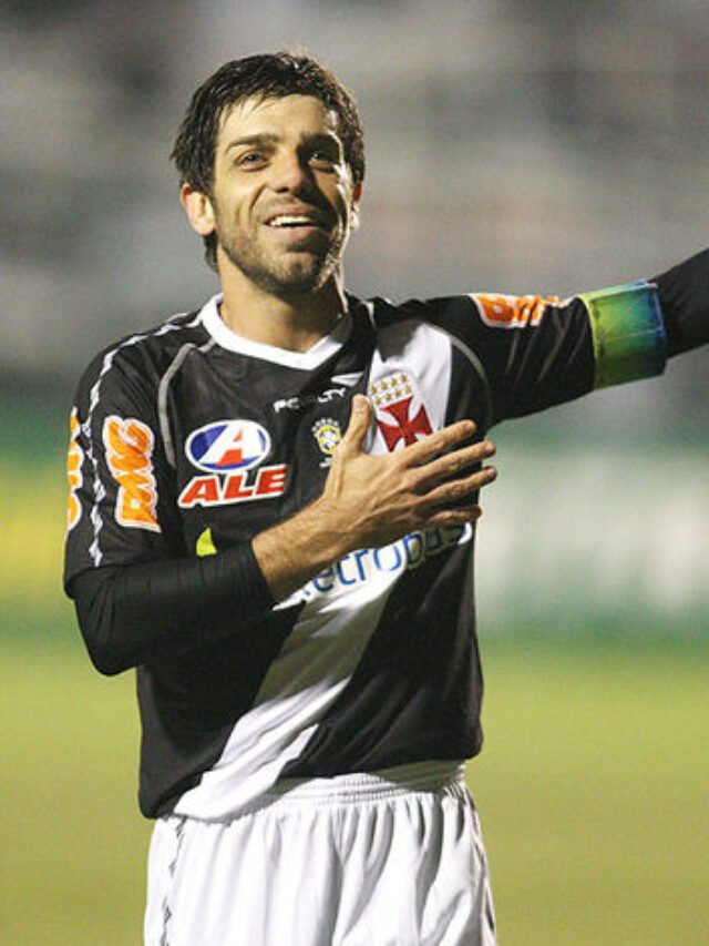 cropped-Juninho-gol-de-falta-reestreia-Corinthians-Pacaembu-2011.jpg