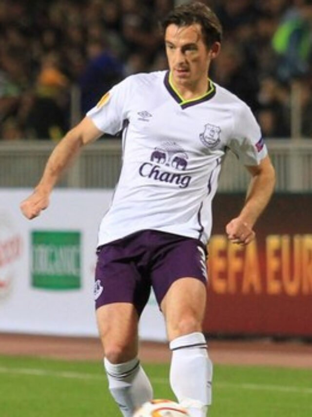 cropped-Leighton_Baines_2014.jpg