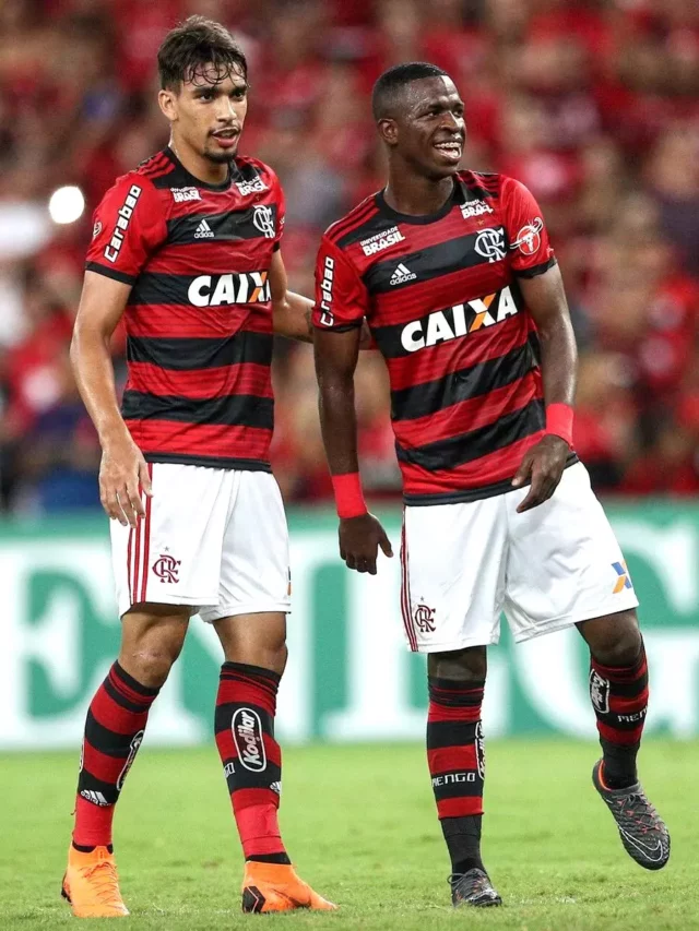 cropped-comentaristas-ja-colocam-paqueta-e-vinicius-jr-na-copa-de-2022-1.webp