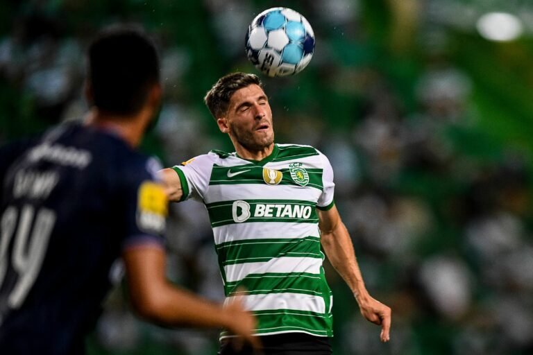 Everton contrata Rúben Vinagre por empréstimo do Sporting